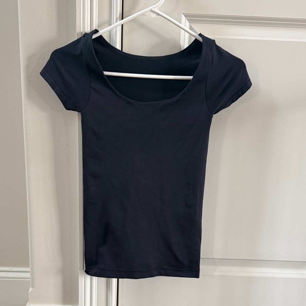 Women’s Aeropostale Black Reversible Short Sleeve Shirt Small